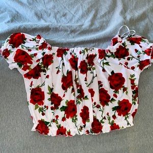 New medium rose print crop top